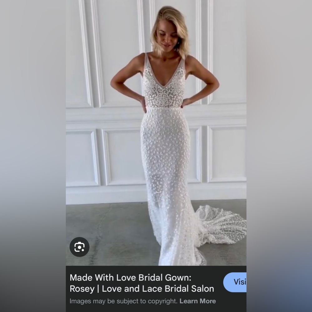Elegant White Sleeveless Gown